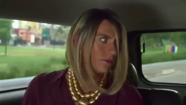 La casa de las flores: Paulina se reencuentra con su exmarido - Fuente: Youtube