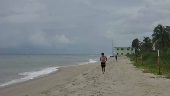 Miami se prepara para recibir al huracán Dorian