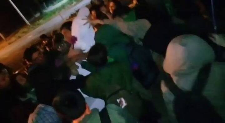 Un grupo quitó la figura religiosa de su lugar y jóvenes católicos la volvieron a poner