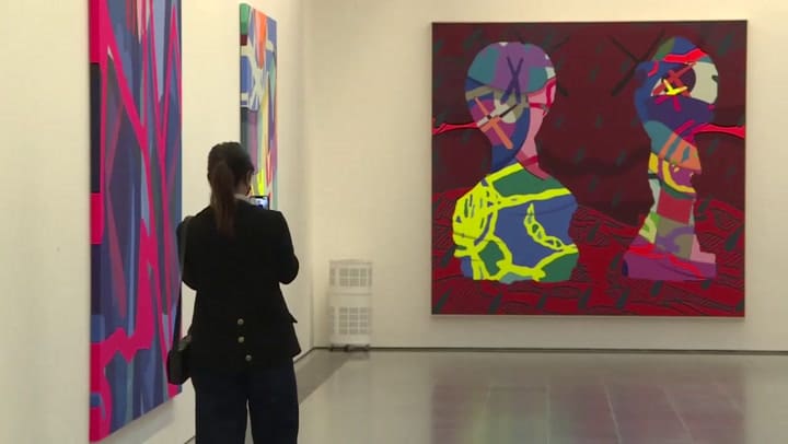 El artista Kaws lanza la primera exposición disponible en Fortnite