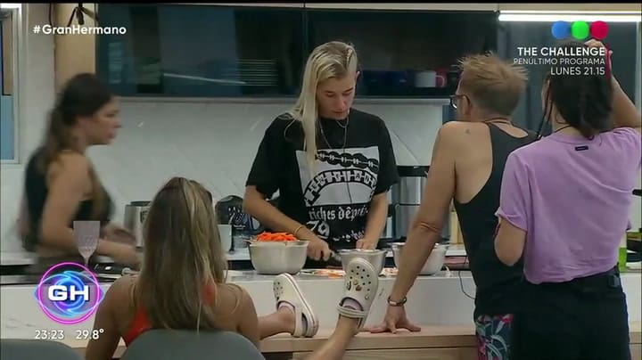 Gran Hermnao: La Tora acaparó la cocina bajo la mirada de Romina