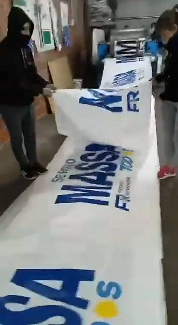 Imprimen pasacalles de Sergio Massa