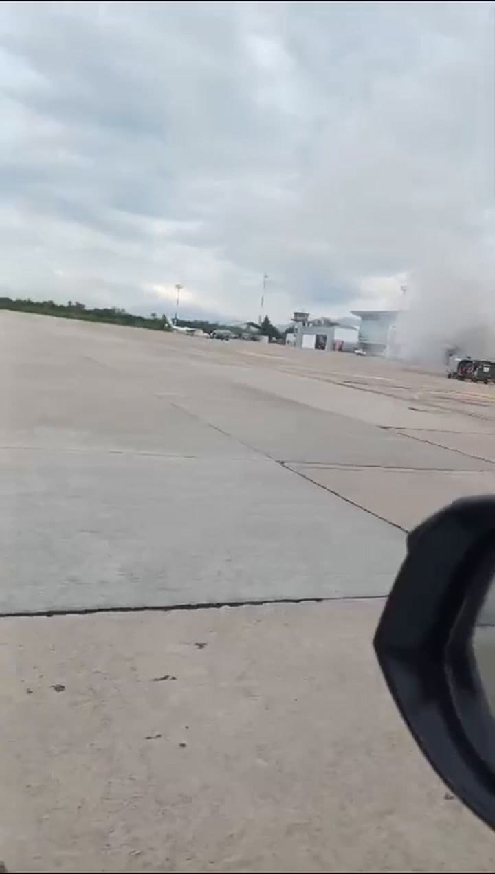 Un avión extranjero operado por Flybondi sufrió un desperfecto mientras cargaba equipaje