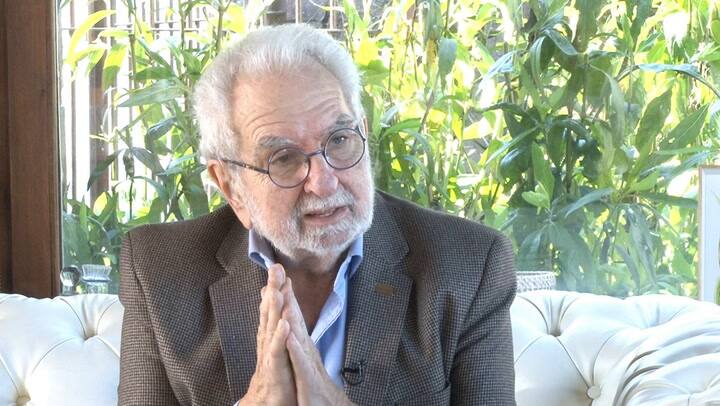 Pacho O'Donnell pidió que Macri se vaya 'lo antes posible'.