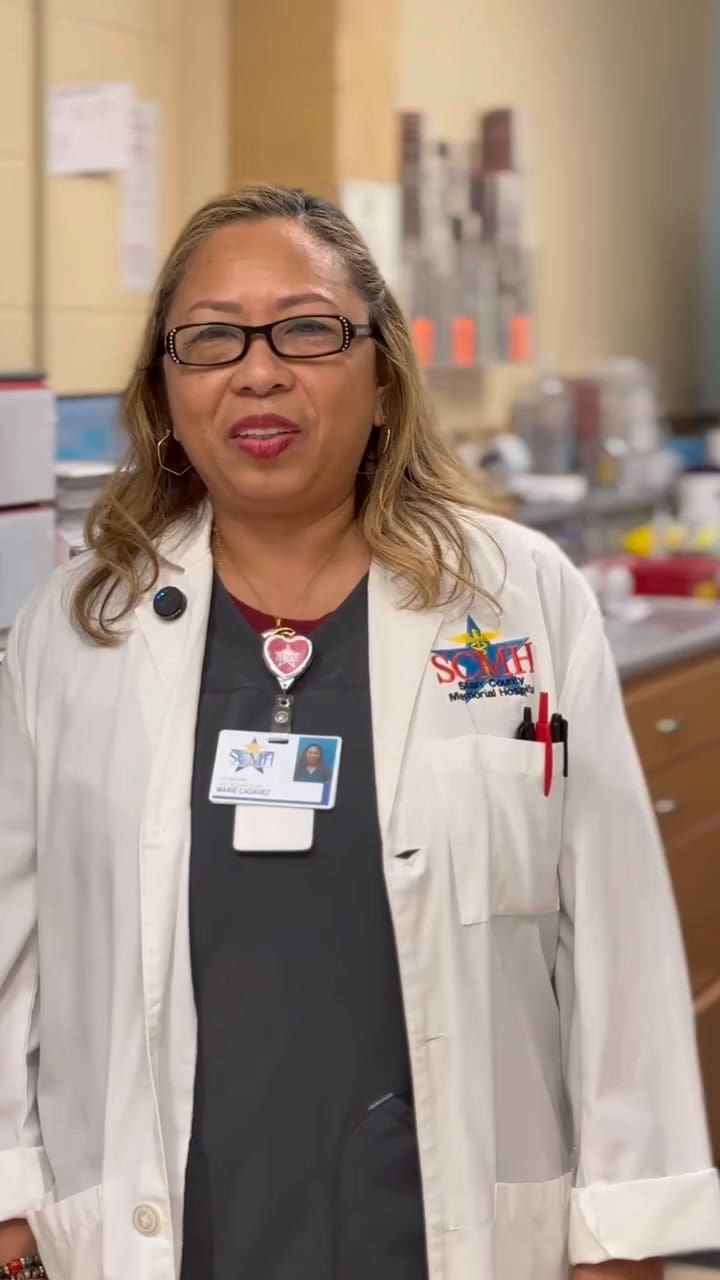 Latinos que trabajan en el Starr County Memorial Hospital