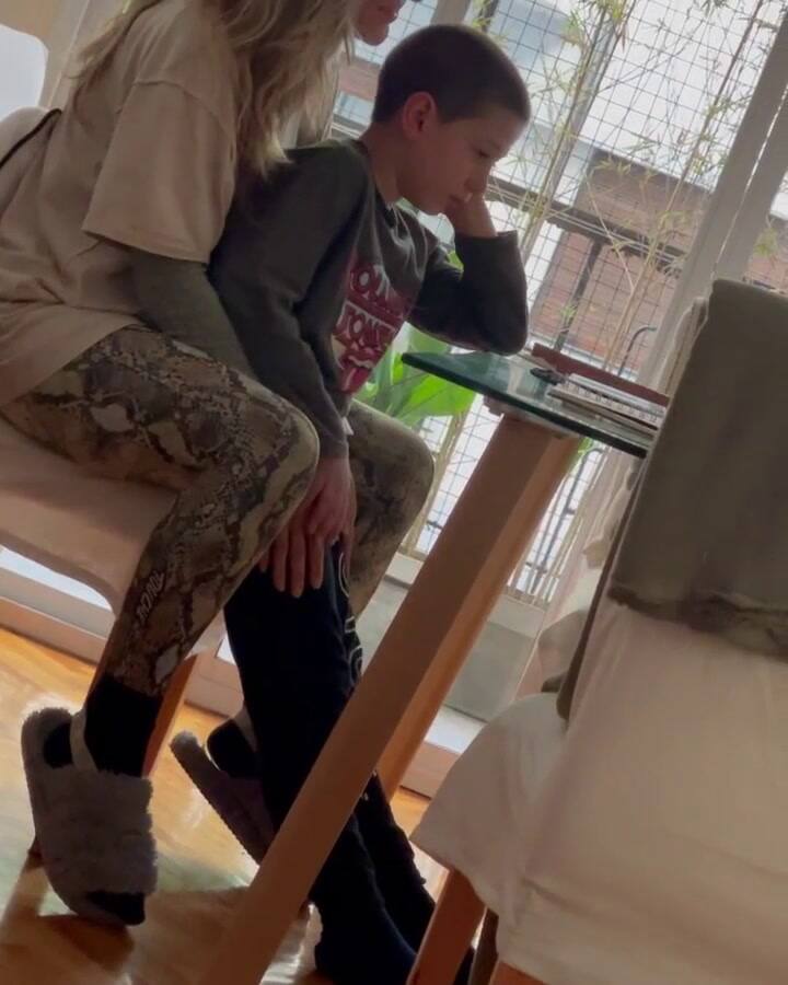 Jimena Barón le dio una sorpresa a su hijo Momo y grabó su reacción.