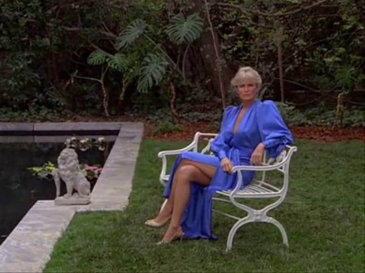 Escena de pelea entre Alexis y Krystle Carrington en Dinastía