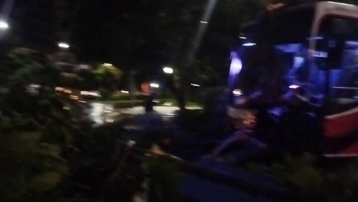 Fuerte choque entre dos colectivos en la 9 de julio