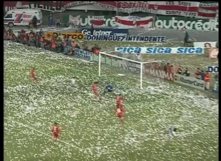 "Shut up, Macaya", el día que Araujo silenció a su comentarista