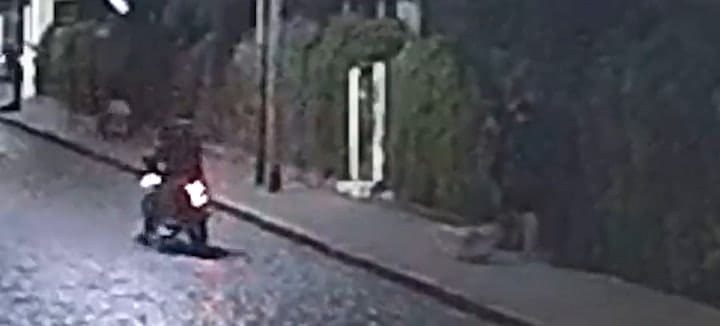 Múltiple asalto en Villa Sarmiento: motochorros robaron a varios vecinos en 300 metros