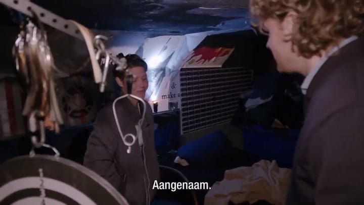 Fue una estrella porno, y ahora vive en un túnel - Fuente: Youtube