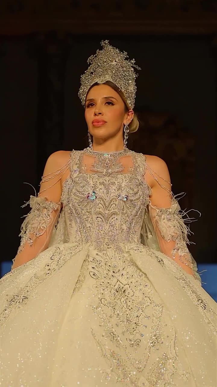 Emma Coronel desfila en la Fashion Week de Milán de 2024