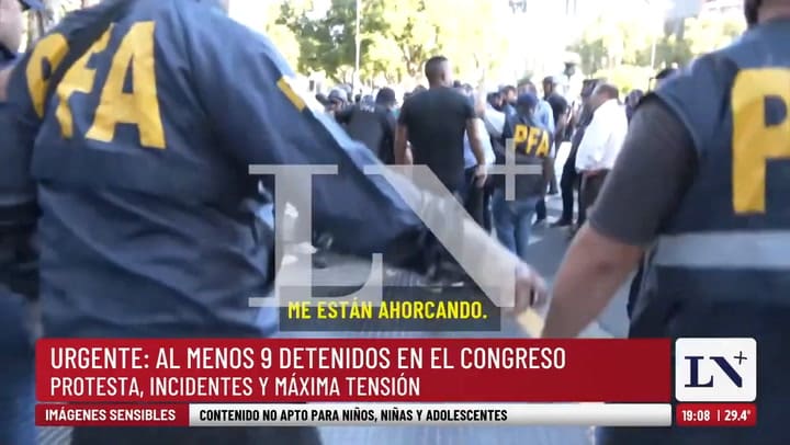 Así Fue La Reacción Del Manifestante Detenido