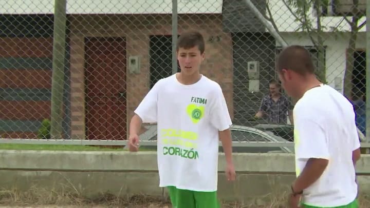 El “Niño Ángel” del Chapecoense sueña con ser futbolista