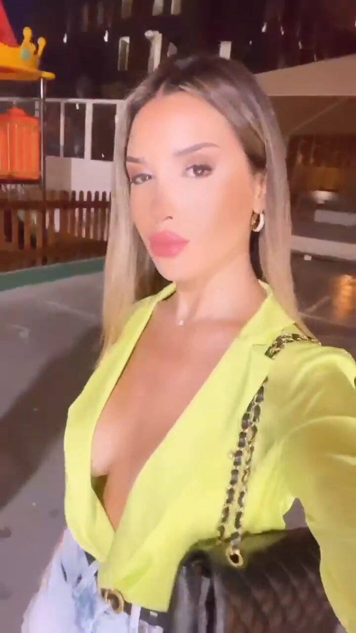 El look que eligió Agustina Gandolfo para la noche de Qatar