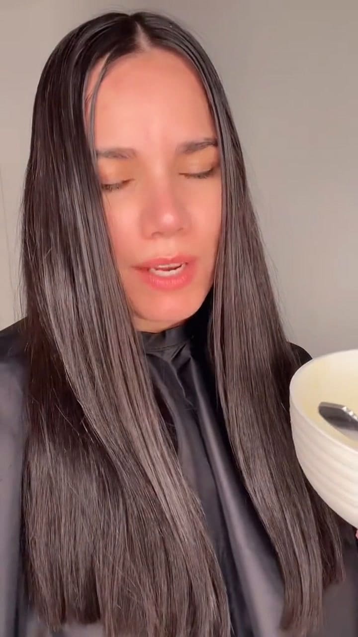 La mezcla de aceite de oliva y coco se usa principalmente para aprovechar sus propiedades hidratantes, antioxidantes y antiinflamatorias