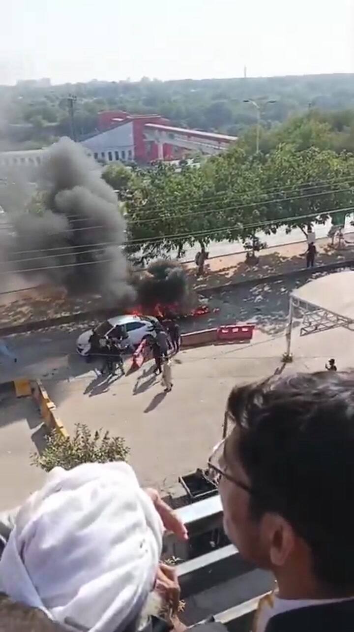 Ataque frente a un edificio judicial en Pakistán