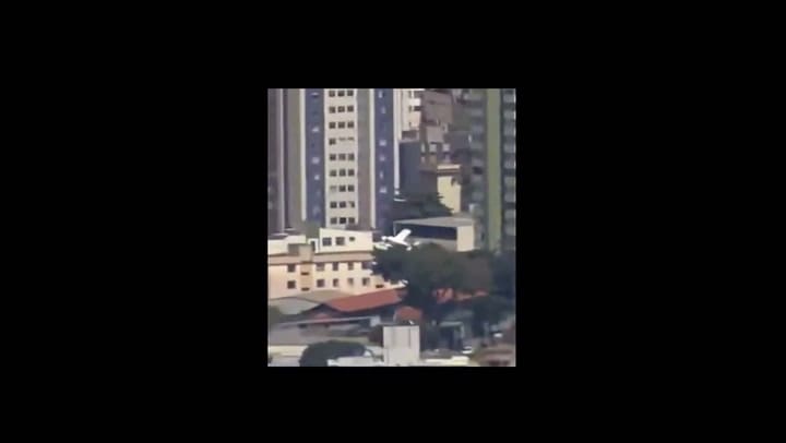 Una avioneta se estrella contra un edificio en Belo Horizonte