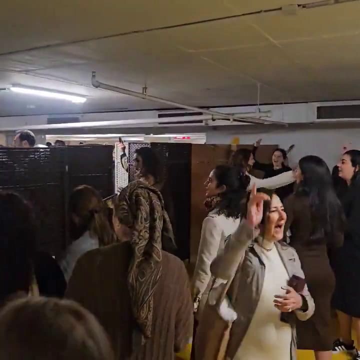 Israelíes se refugian de la represalia iraní