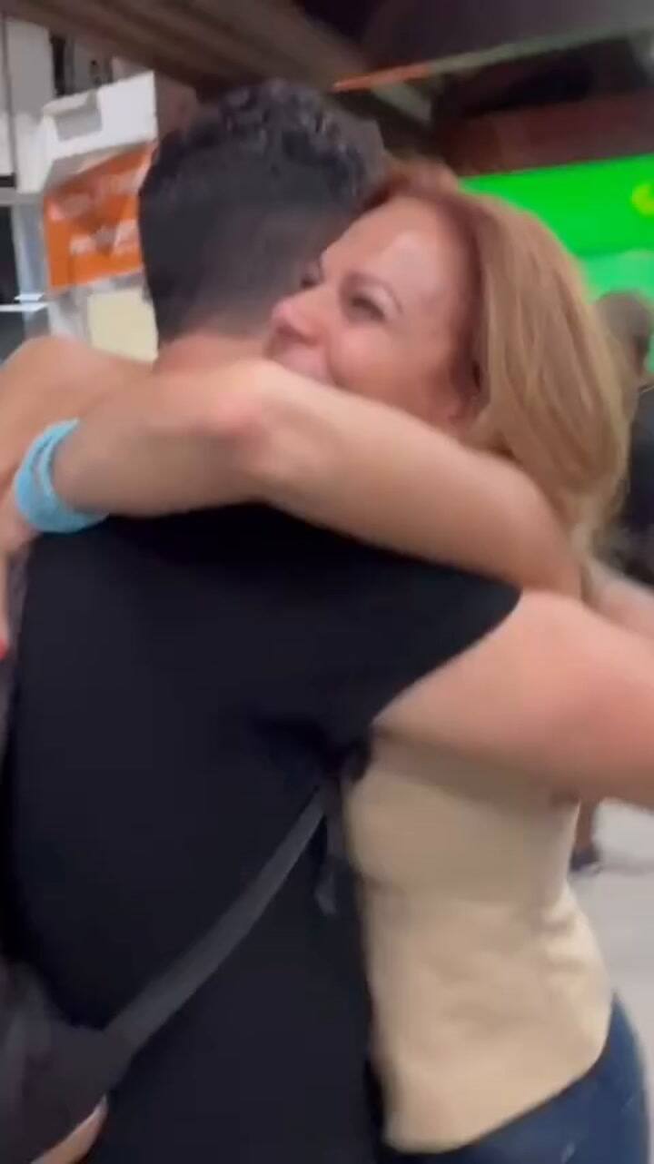 Tras dos años sin verse, Iliana Calabró compartió el momento en el que se reencontró con su hijo Nicolás