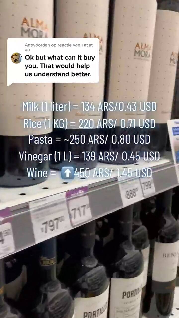 Un tiktoker dio algunos ejemplos de qué se puede adquirir con el dinero que cambió