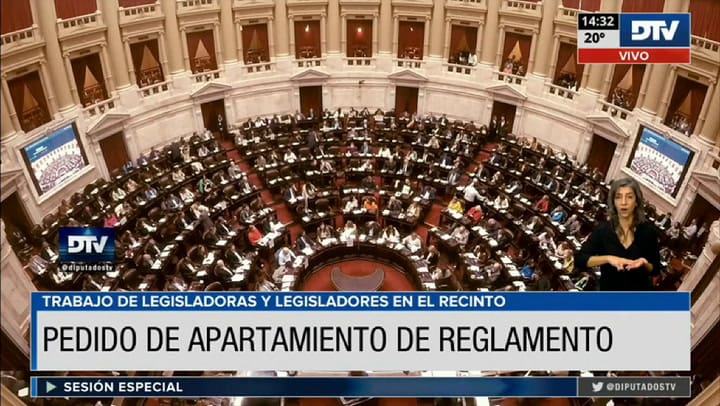 Cruce entre Myriam Bregman y José Luis Espert