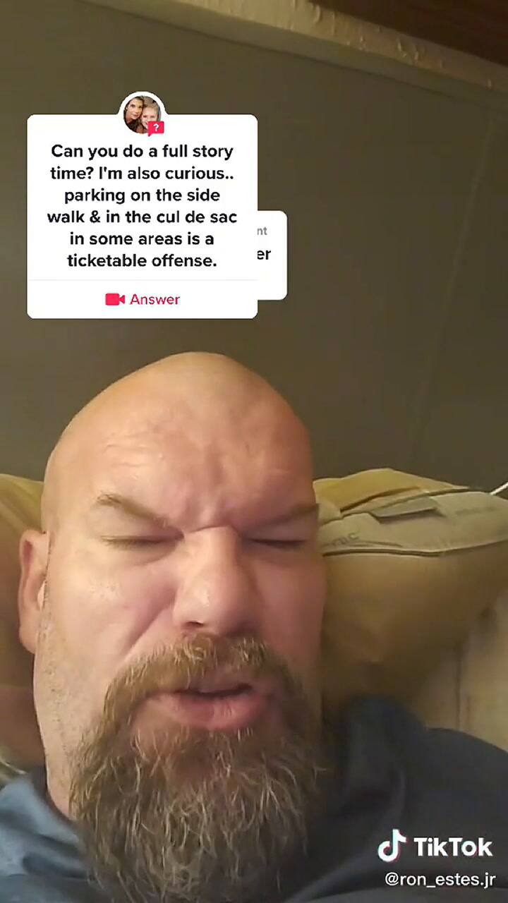 El hombre enumeró algunas de las agresiones que recibe a diario