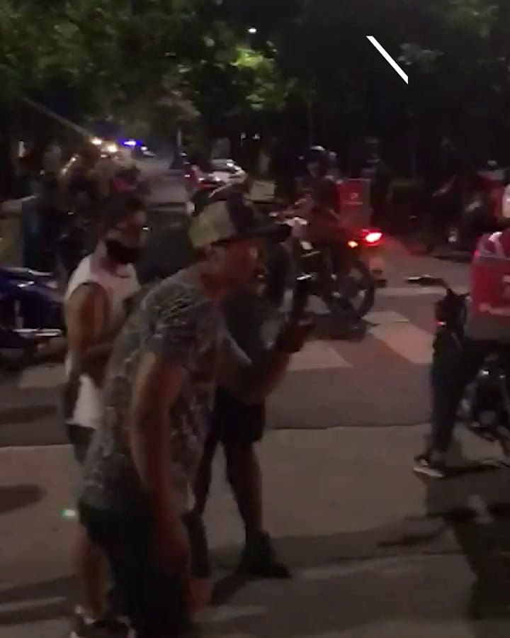 Ituizaingo: marcha de repartidores por el joven que agoniza de un balazo