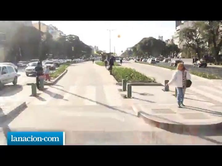 LA NACION recorrió en Metrobus la 9 de Julio