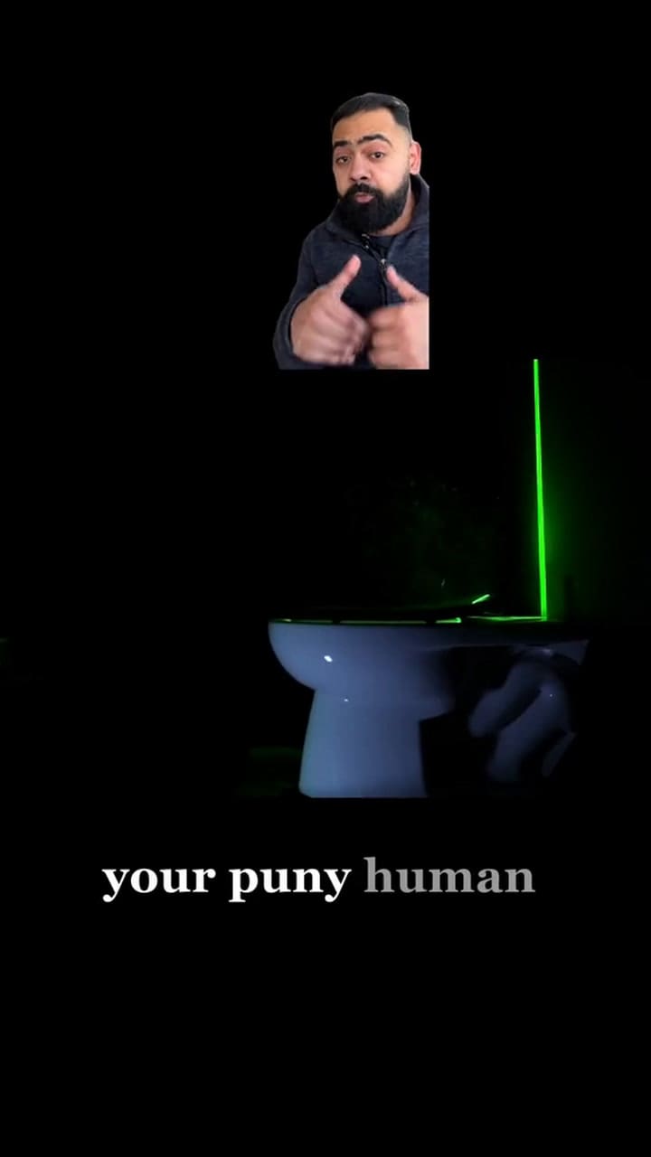 Esto es lo que hay que evitar al ir al baño, según un médico