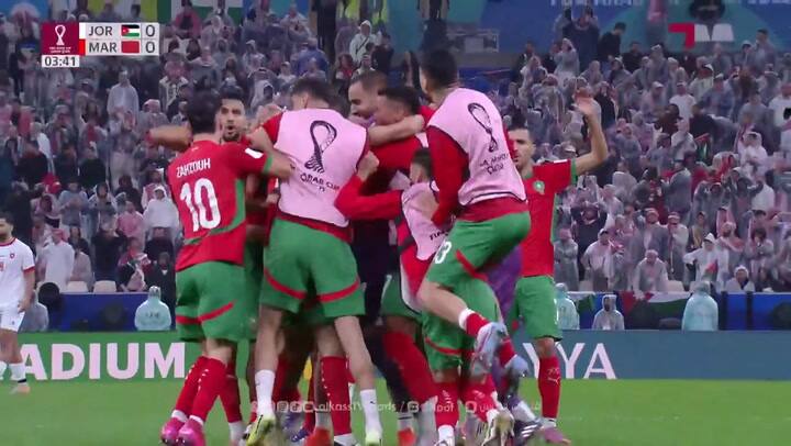Golazo de Marruecos a Jordania en la final de la Copa Árabe de la FIFA.mp4