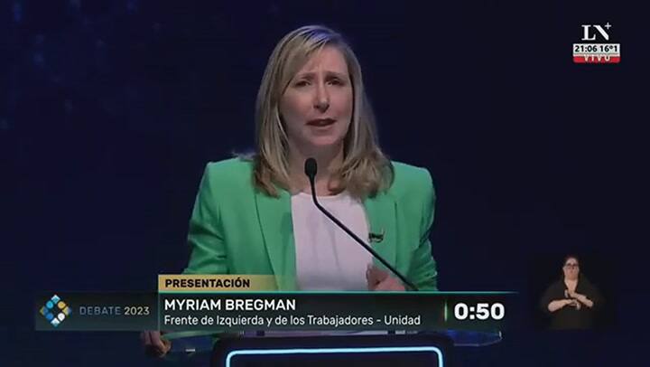 Los candidatos ingresaron a la sala y se presentaron en un minuto