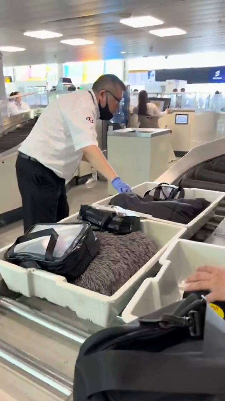 Dos tiktokers dieron sus consejos para ahorrar dinero en equipaje