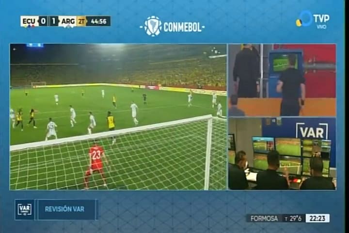 Con una polémica del VAR, Ecuador le empato a Argentina sobre la hora