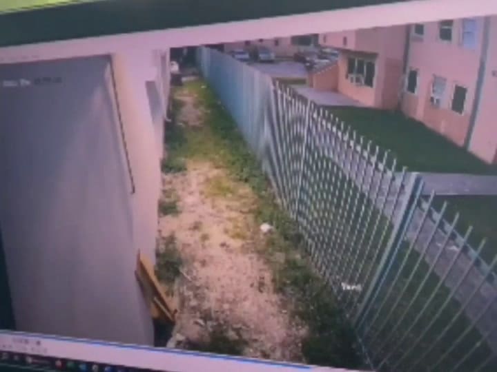 Las cámaras de seguridad mostraron la huída del agresor