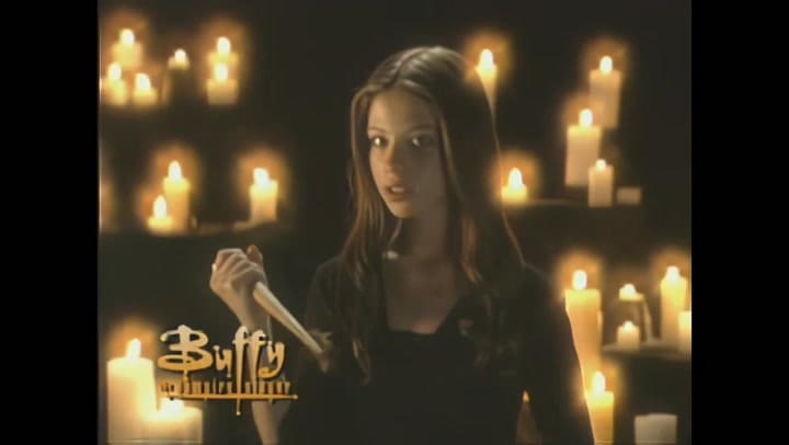 Michelle Trachtenberg en la promoción de la sexta temporada de Buffy