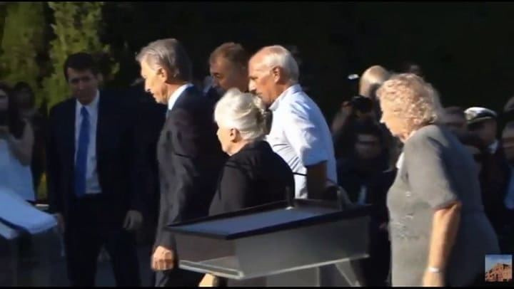 Malvinas: la placa que homenajea a lo caídos - Fuente: Casa Rosada