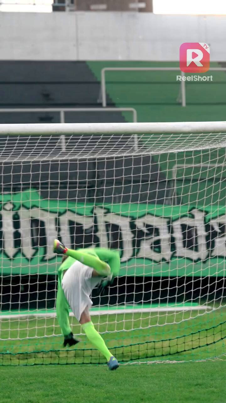 El tráiler de Cómo deshacerse de una estrella de fútbol