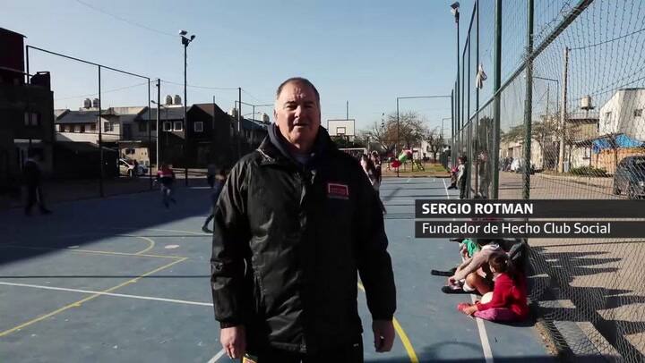 Fútbol femenino: un juego para ganar confianza y autoestima