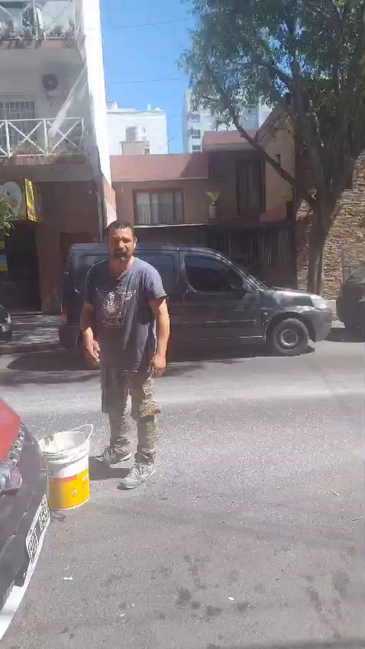 Una vecina increpó al cuida coches que discutió con el hombre que sufrió un infarto