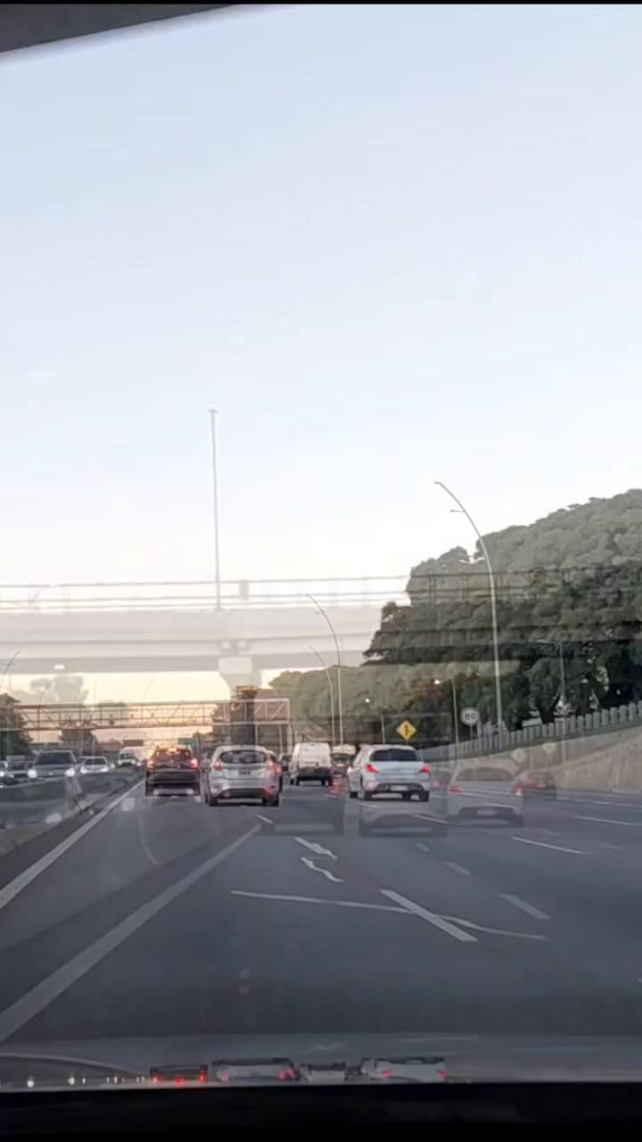 El video en el que se observa la actitud temeraria del conductor (Instagram: @rufo.varela)