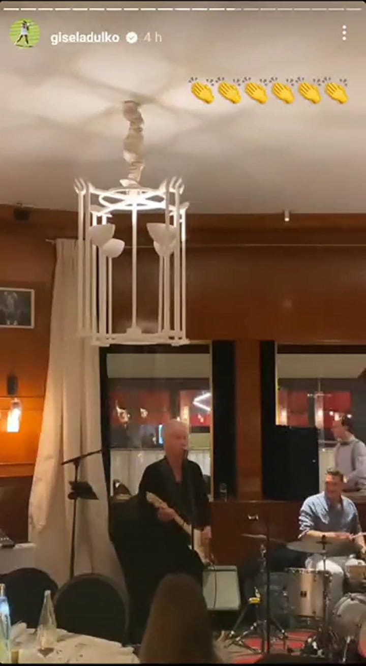 Gabriela Sabatini y Gisela Dulko en la previa a la final del torneo de las leyendas