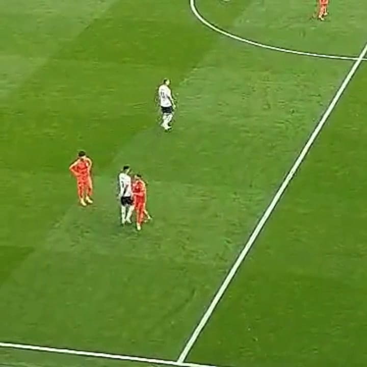 Cuti Romero con Alexis Mac Allister