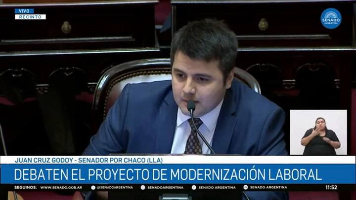 El senador Juan Cruz Godoy (LLA) defiende la inclusión de la reducción salarial por licencias médicas