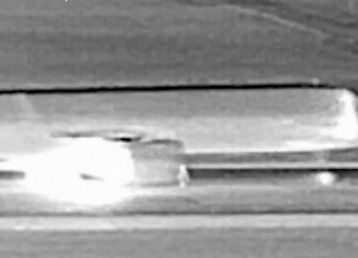 El momento en el que un avión atropella y mata a una persona mientras despegaba en el aeropuerto de Denver