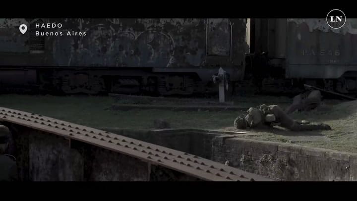 Recreadores de la WWII. Armas falsas y granadas de harina para los soldados de Haedo.