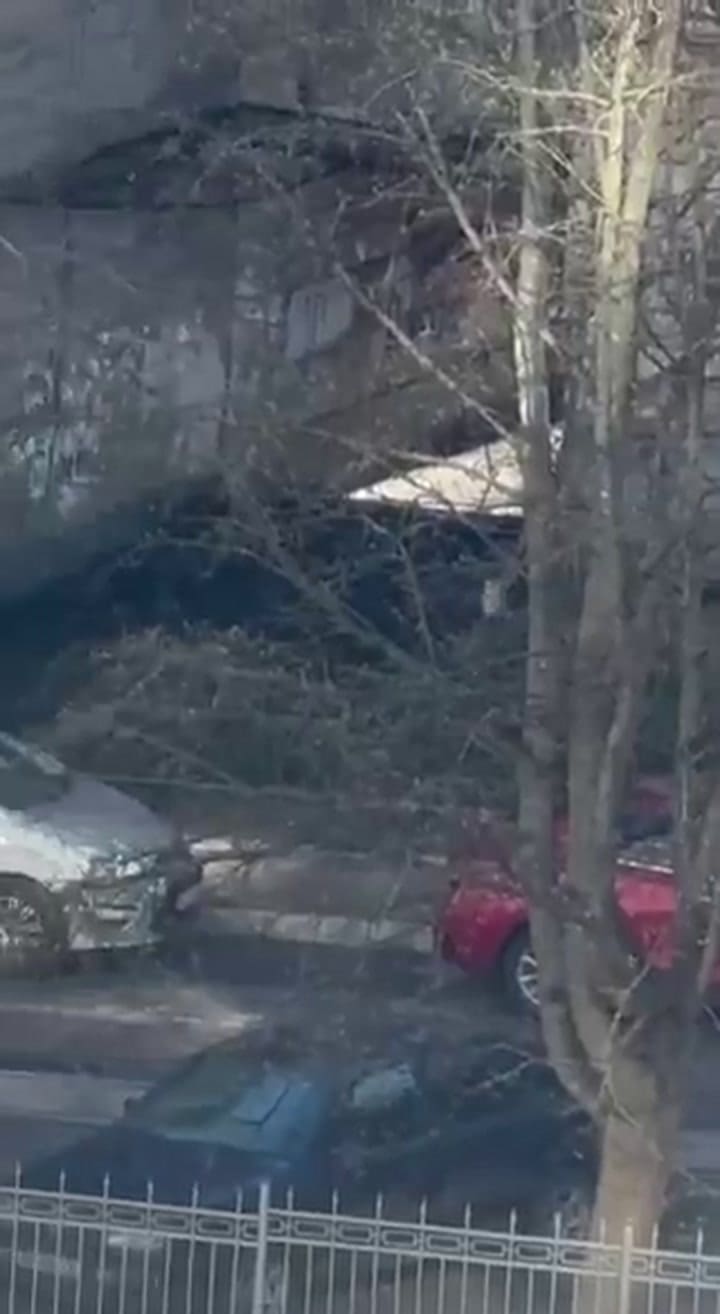 El tirador fue visto corriendo por las calles