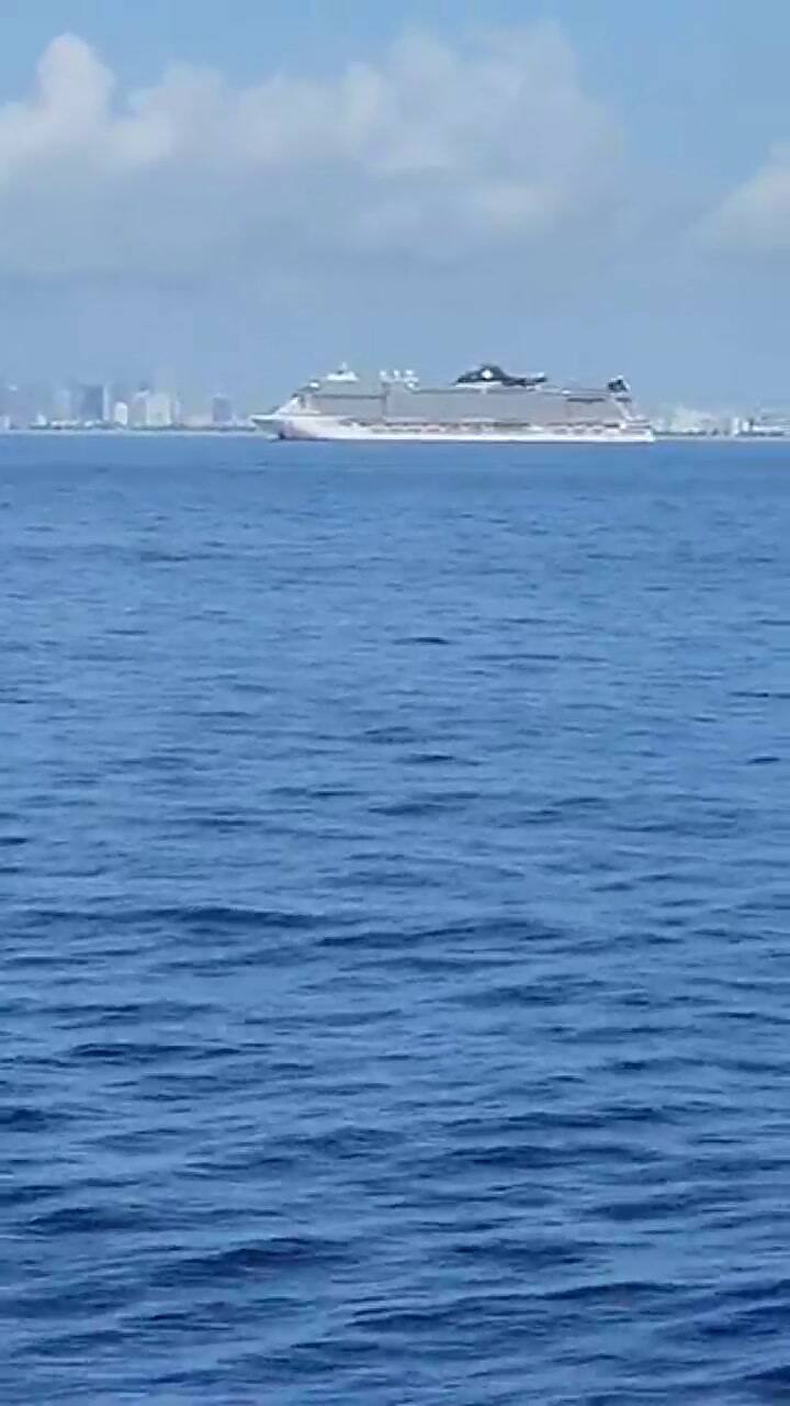 Pasajeros varados en Port Miami comparten su testimonio