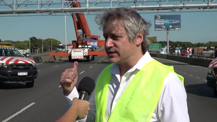 Así montaron el primer peaje sin barreras para autos particulares en la ciudad