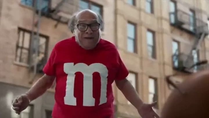 Danny DeVito apareció en una publicidad de 2018